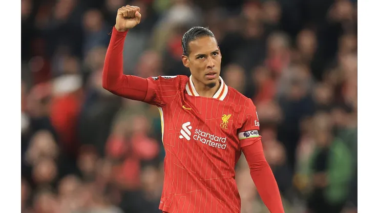 Chegada de Van Dijk ao Real Madrid ganha desfecho imediato após decisão de Florentino Pérez. (Photo by Carl Recine/Getty Images)