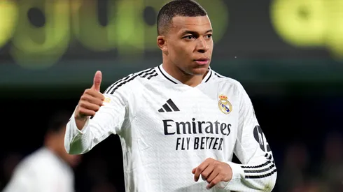 VILLARREAL, SPAIN - MARCH 15: Kylian Mbappe of Real Madrid gestures with a thumbs up during the LaLiga match between Villarreal CF and Real Madrid CF at Estadio de la Ceramica on March 15, 2025 in Villarreal, Spain. (Photo by Aitor Alcalde/Getty Images)