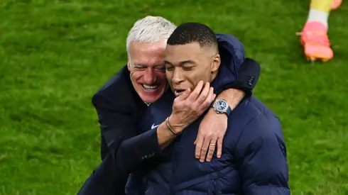 Deschamps com Mbappé, na França. Foto: Dan Mullan/Getty Images