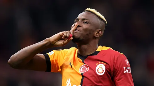 Victor Osimhen voltou à mira do Al-Hilal. Foto: Ahmad Mora/Getty Images