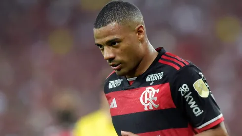 Flamengo não vai facilitar saída de De La Cruz para o River Plate (Photo by Dhavid Normando/Getty Images)