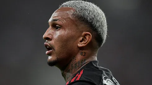 Real Madrid pega todos de surpresa e pode fechar com dois jogadores do Brasileirão.