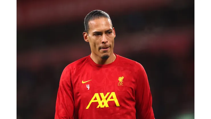 Van Dijk em campo pelo Liverpool (Photo by Carl Recine/Getty Images)