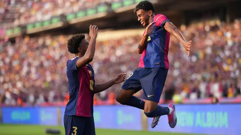 Lamine Yamal e Alejandro Balde juntos no Barcelona. Foto: Alex Caparros