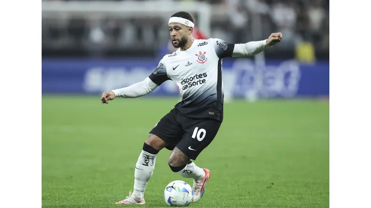 Memphis Depay, craque do Corinthians em campo (Photo by Alexandre Schneider/Getty Images)