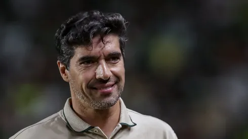 Abel Ferreira em jogo do Palmeiras. Foto: Rafael Vieira/AGIF