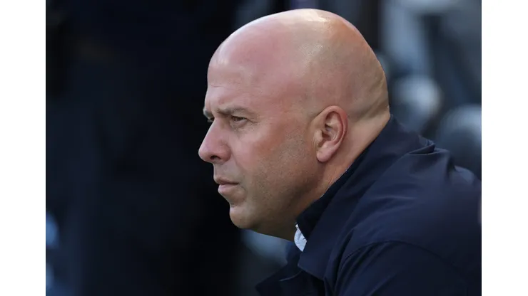 Arne Slot, técnico do Liverpool (Photo by Ryan Pierse/Getty Images)