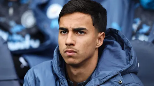 Vitor Reis pode deixar o Manchester City. (Photo by Matt McNulty/Getty Images)