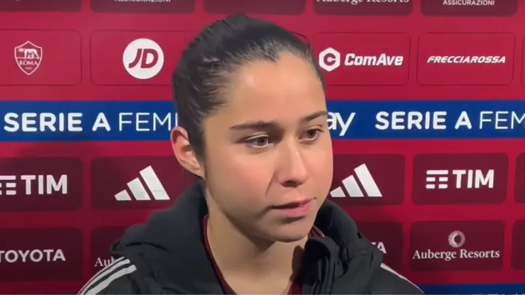 Giulia Dragoni jogadora do Roma em coletiva de impressa - Reprodução youtube: https://www.youtube.com/watch?v=wAQogzh4xDw