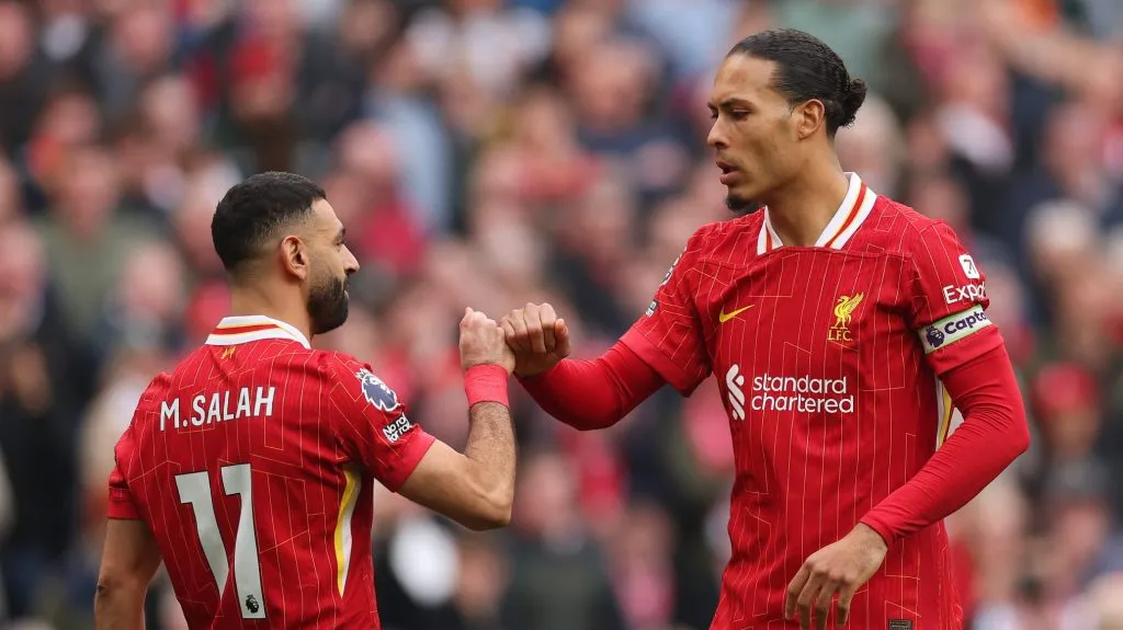 Salah ao lado de Van Dijk no Liverpool Foto: Carl Recine/Getty Images