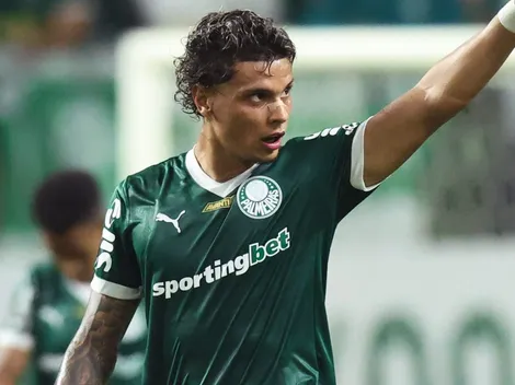 Vitor Roque e Richard Rios se envolvem em confusão pela Libertadores