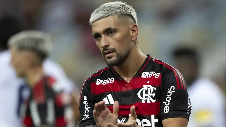 Arrascaeta se torna alvo do futebol mexicano e saída do Flamengo tem desfecho de última hora.