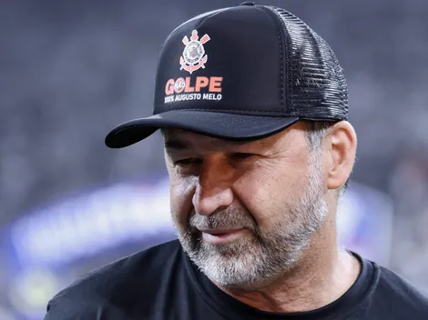 Augusto mira atacante para atuar com Carrillo e Romero