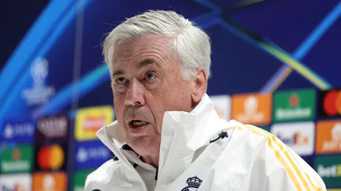 Ancelotti durante entrevista do Real Madrid para a Champions League