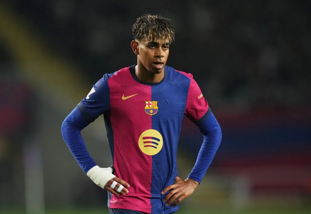 Lamine Yamal será camisa 10 do Barcelona. (Photo by Alex Caparros/Getty Images)