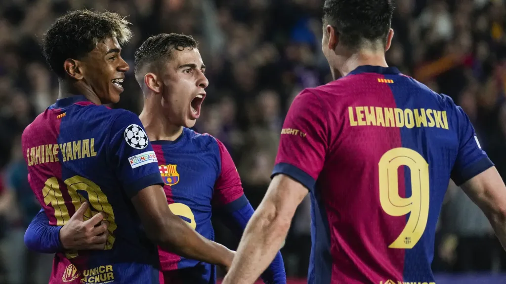 Lamine Yamal comemorando (Photo by Alejandro Garcia/EFE)