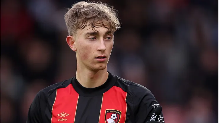 Dean Huijsen, do Bournemouth, alvo do Real Madrid. (Photo by Warren Little/Getty Images)