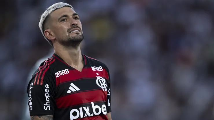 Arrascaeta, jogador do Flamengo, durante partida contra o Vasco