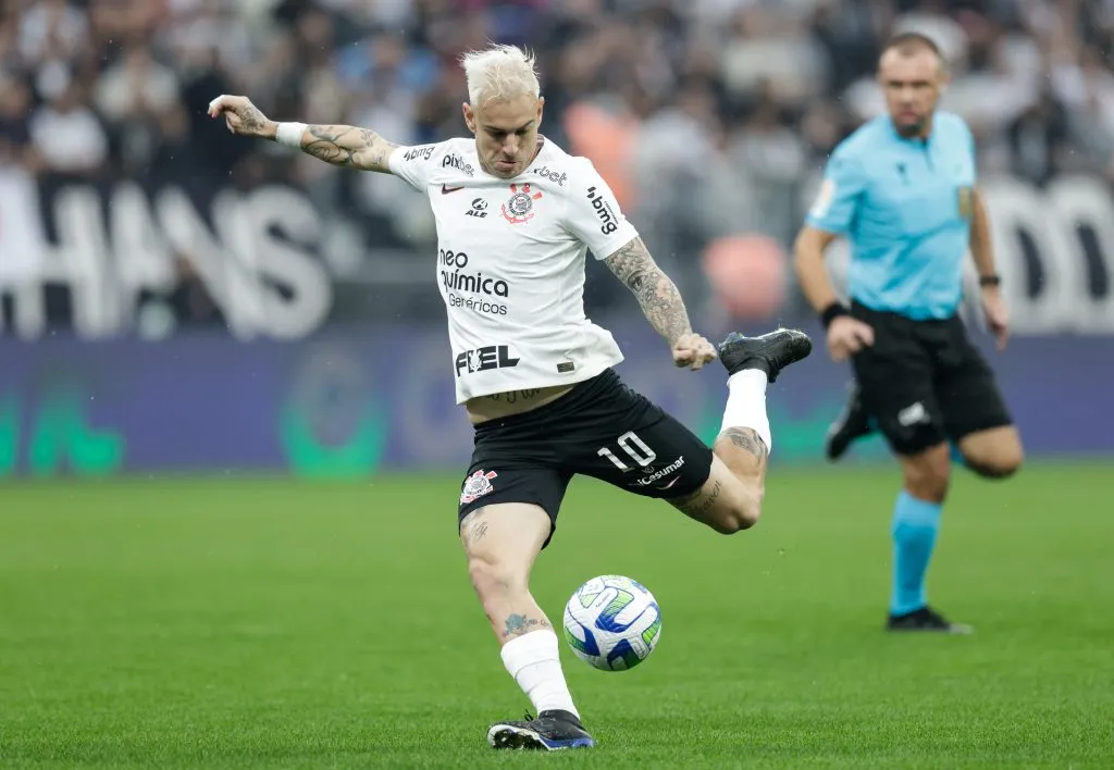 Róger Guedes em tempos de Corinthians. (Photo by Alexandre Schneider/Getty Images)