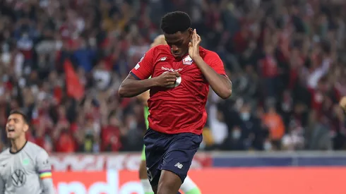 Jonathan David em partida pelo Lille