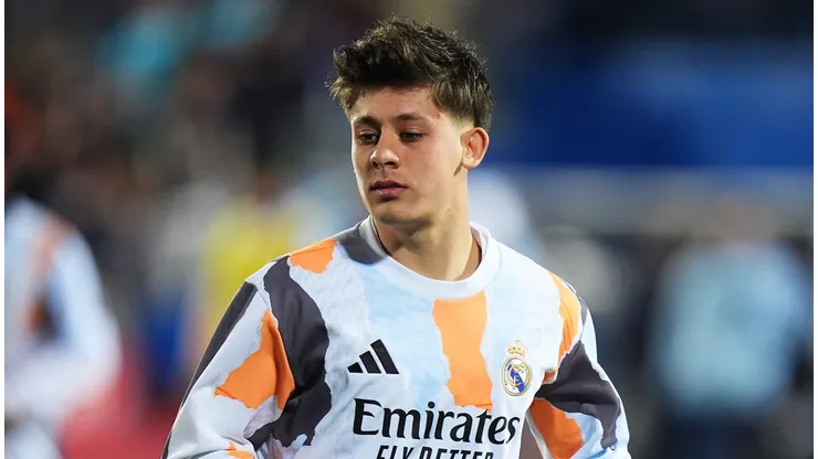 Real Madrid pode receber oferta milionária do Arsenal por Güler, diz jornal.