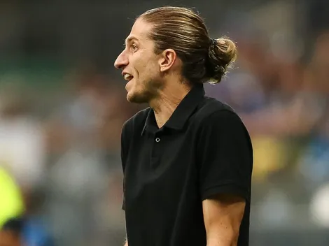 Filipe Luis comenta sobre críticas sofridas após derrota na Libertadores
