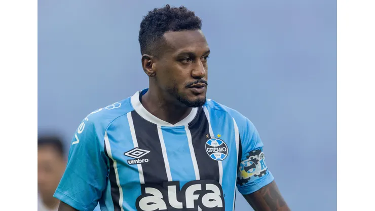 Edenilson jogador do Grêmio durante partida contra o Flamengo no estádio Arena do Grêmio pelo campeonato Brasileiro A 2025. Foto Liamara PolliAGIF