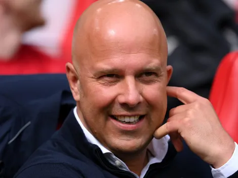 Slot implora para o Liverpool contratar Isak