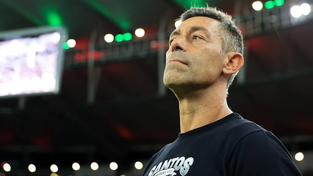 Pedro Caixinha na derrota do Santos para o Fluminense. Foto: Buda Mendes/Getty Images