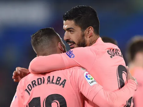 Suárez tenta morder Jordi Alba em jogo nos EUA; assista