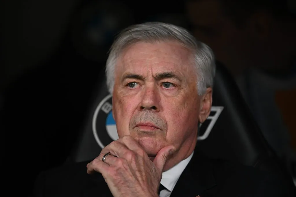 Ancelotti de terno e gravata (Photo by Denis Doyle/Getty 