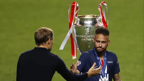 Neymar lamentando derrota na final da Champions League em 2020. Foto: Matt Childs/Pool