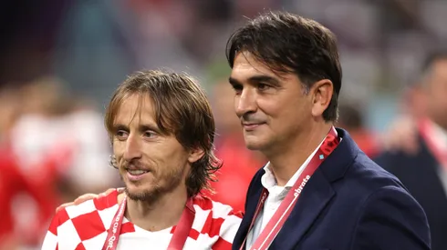 Modric ao lado do técnico Zlatko Dalic. Foto: Catherine Ivill/Getty Images