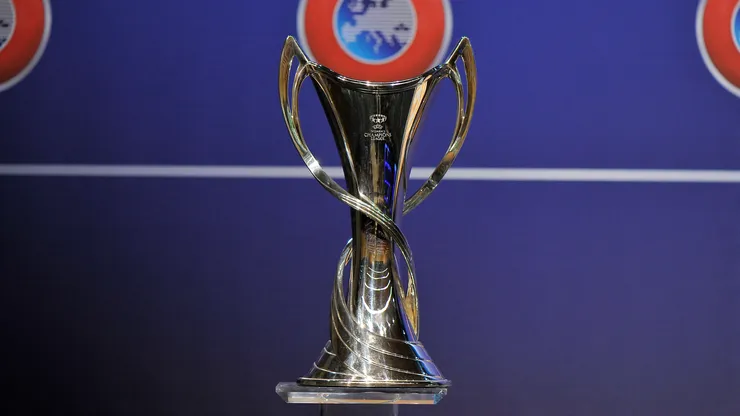 Troféu da Champions League Feminina (Photo by Harold Cunningham/Getty Images for UEFA)