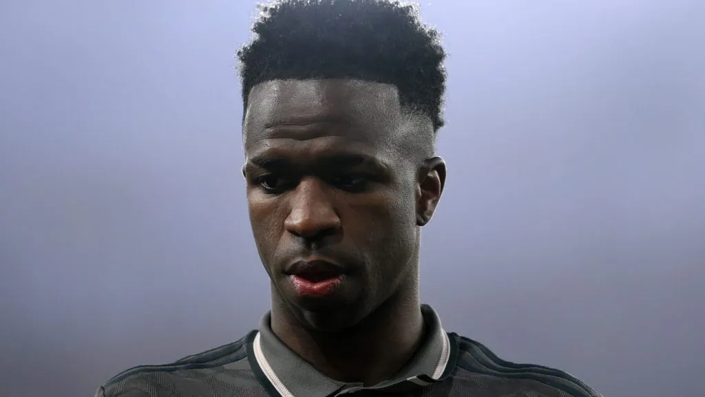 Vinicius Júnior em ação com as cores do Real Madrid (Photo by Justin Setterfield/Getty Images)