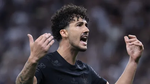 Corinthians quer renovar o contrato de Gustavo Henrique por mais dois anos.