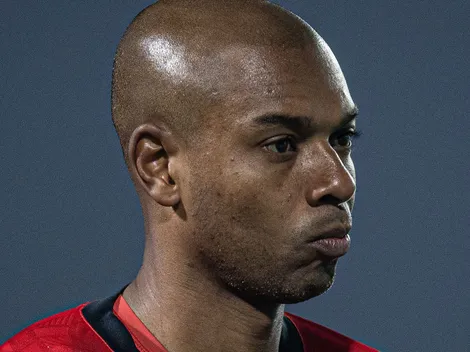 Fernandinho, ex-Manchester City e Athletico-PR, é oferecido ao São Paulo