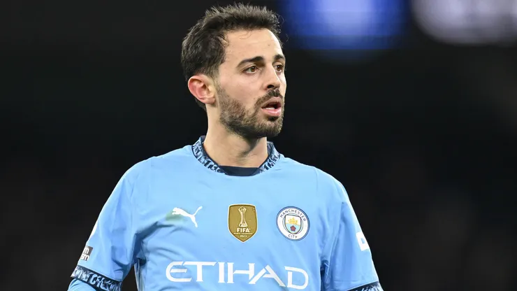 O português assume a braçadeira do Manchester City em um momento delicado, buscando restaurar padrões de comprometimento, equilibrar o vestiário e conduzir a equipe à recuperação após uma temporada de altos e baixos. Foto: Michael Regan/Getty Images