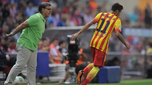 Martino e Neymar durante jogo do Barcelona em 2013