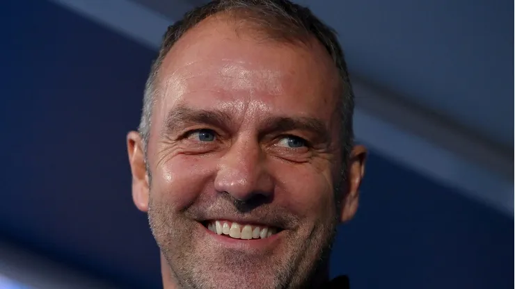 Hansi Flick faz pedido ao Barcelona e pode travar disputa de influência com Lamine Yamal nos bastidores. (Photo by Denis Doyle/Getty Images)