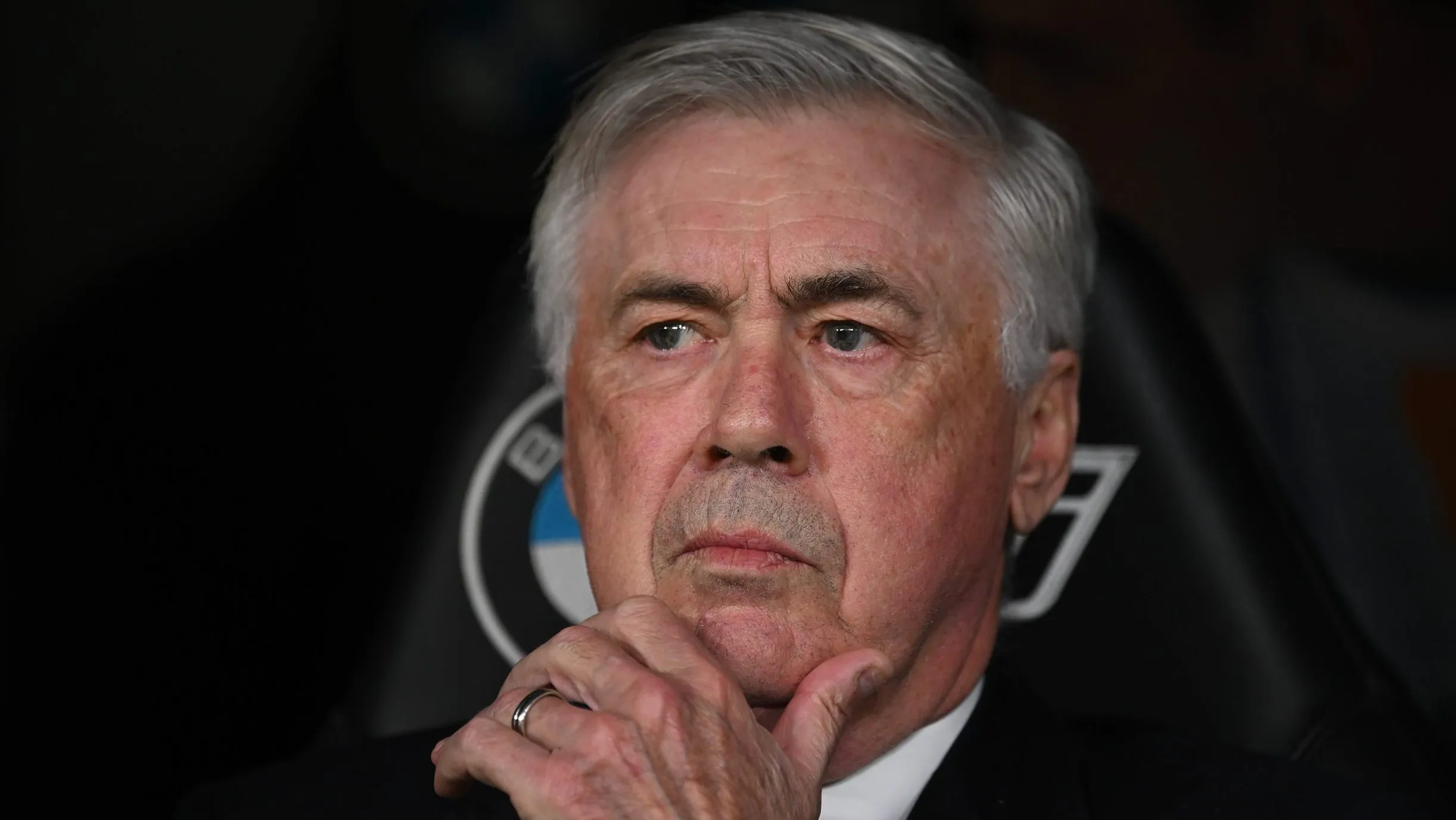 Carlo Ancelotti no banco do Real Madrid. (Photo by Denis Doyle/Getty Images)