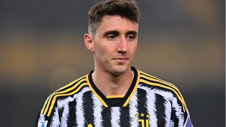 Andrea Cambiaso em jogo da Juventus. Lateral é alvo do Atlético de Madrid. Foto: Alessandro Sabattini/Getty Images