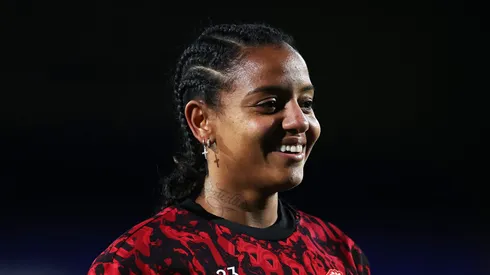 Geyse com a camisa do Manchester United (Photo by Lewis Storey/Getty Images)