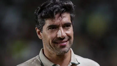 Palmeiras surpreende e pode assinar com o lateral-esquerdo Juninho Capixaba, ex-Corinthians.