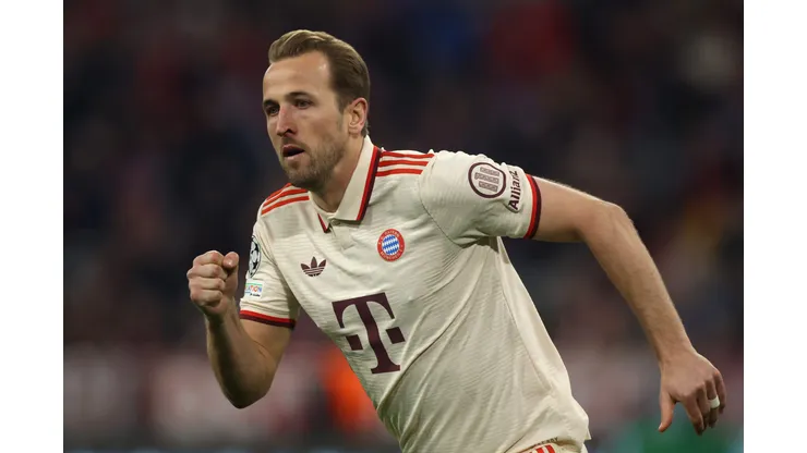 Harry Kane em campo pelo Bayern (Photo by Alex Grimm/Getty Images)