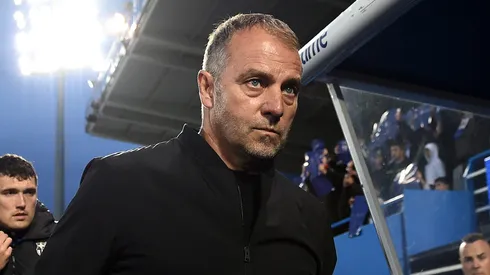 Vídeo: Câmeras flagram revolta de atacante do Barcelona com Hansi Flick no banco de reservas. (Photo by Denis Doyle/Getty Images)