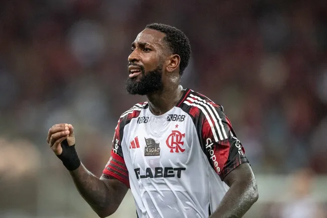 Gerson jogador do Flamengo durante partida contra o Vasco no estádio Maracanã pelo campeonato Brasileiro A 2025. Foto Thiago RibeiroAGIF