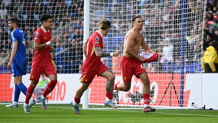 Trent Alexander-Arnold marca em jogo do Liverpool contra o Leicester