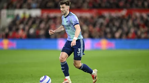 De olho na janela de transferências de verão, o Celtic prepara uma reformulação no elenco, com possíveis retornos, como o de Kieran Tierney, e aposta em talentos emergentes como Jesse Derry. (Foto de Michael Regan/Getty Images)