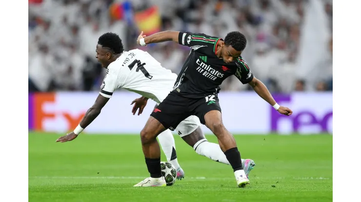 Com Real Madrid eliminado, atleta do Arsenal elogia Vinicius Jr: "Um dos melhores..."